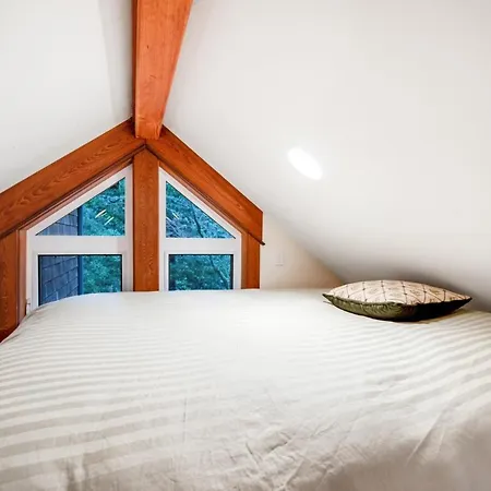 Bainbridge Island Retreat Hotel